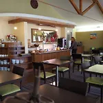 Contact Atoll Hotel Niort