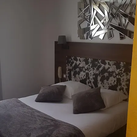 Contact Atoll Hotell