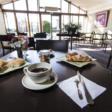 Contact Atoll 3* Niort