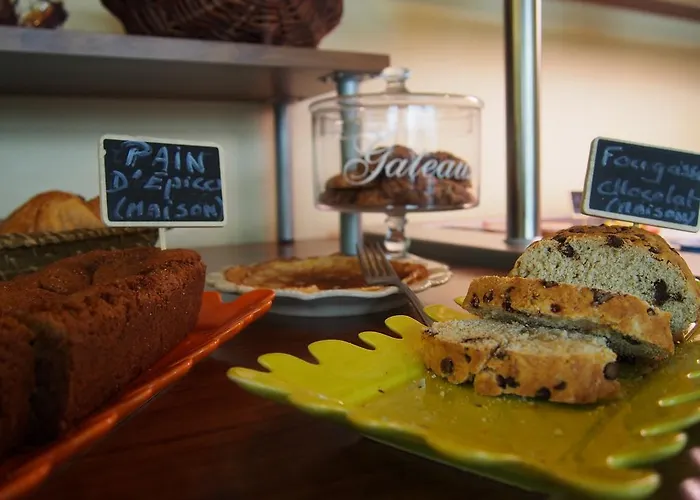 Contact Atoll 3* Niort