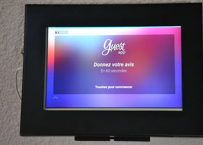 Contact Atoll Отель 3*