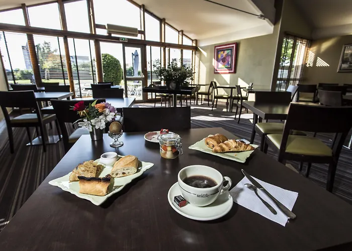 Contact Atoll Hotel 3*