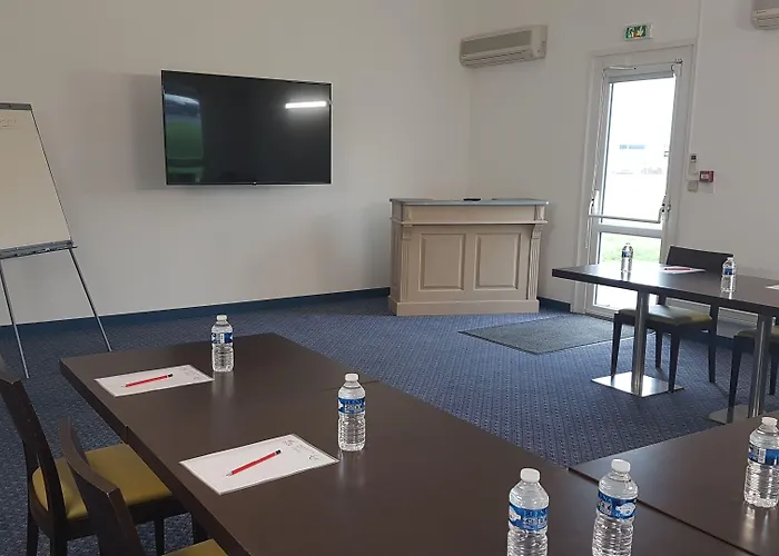 Contact Atoll 3* Niort