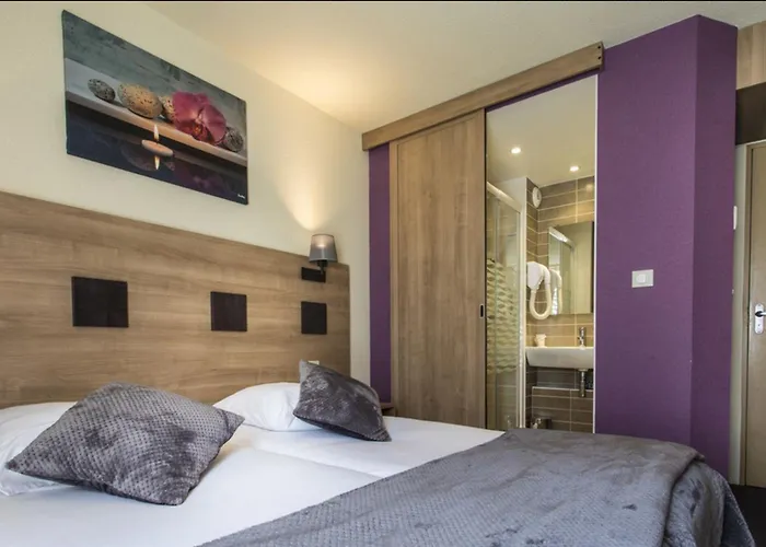 Contact Atoll 3* Niort