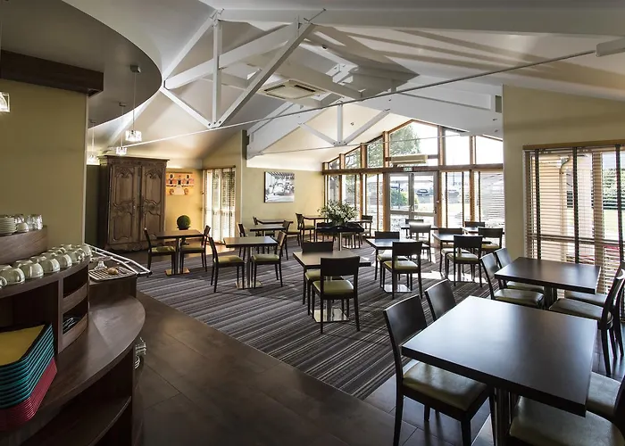 Contact Atoll Отель