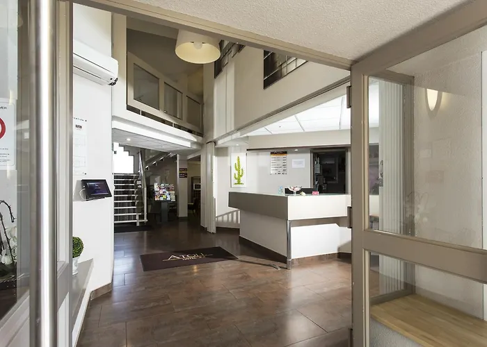 Contact Atoll Hotel Niort