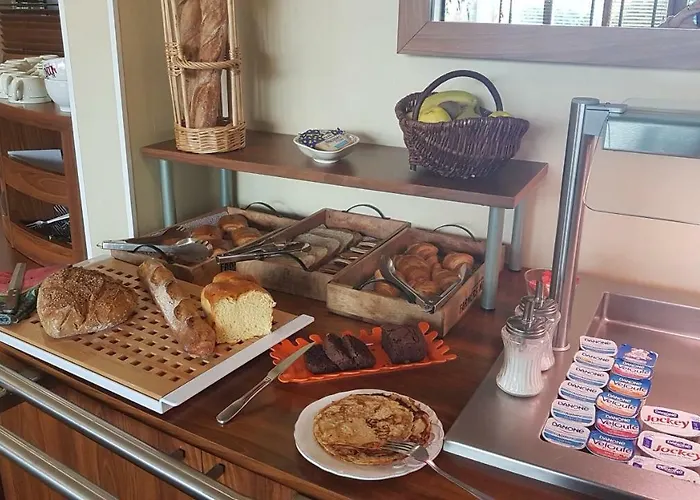 Contact Atoll Отель Ньор